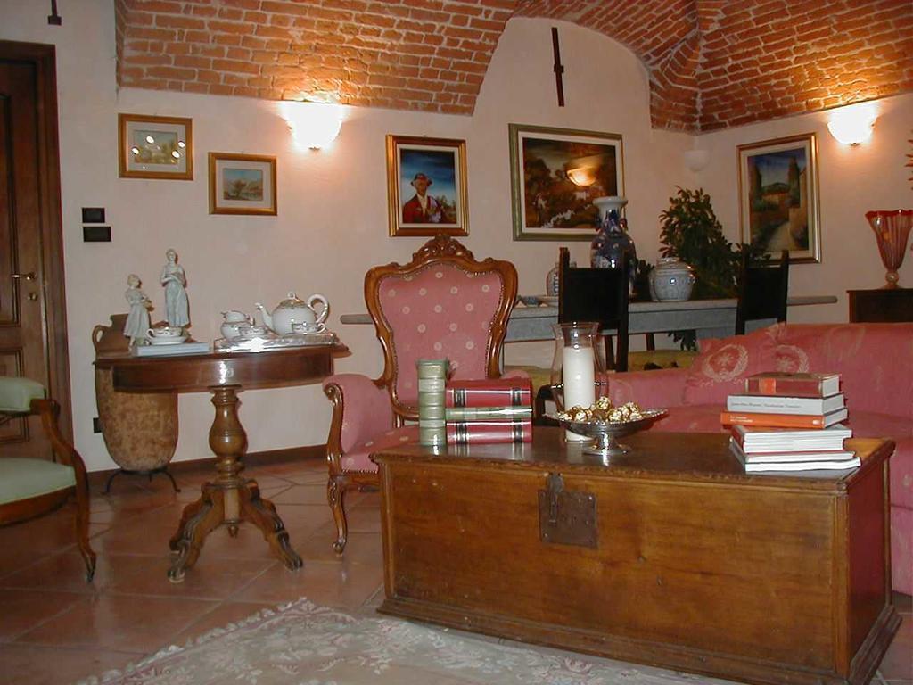 Torre Dei Frati Bed & Breakfast Fossano Exterior photo